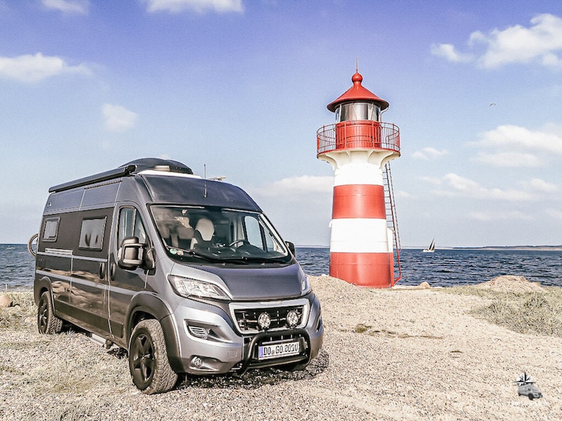 MegaMobil Kastenwagen an der Küste in Dänemark